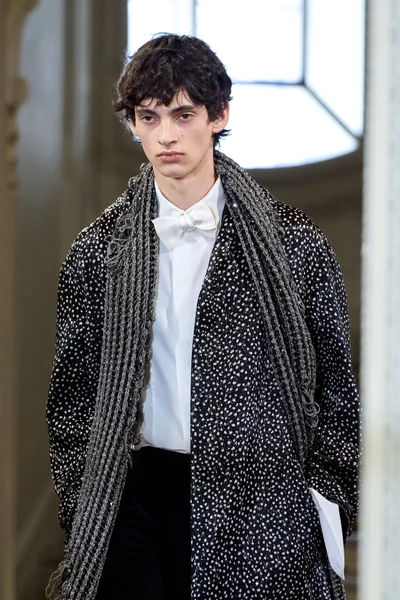 Look 63